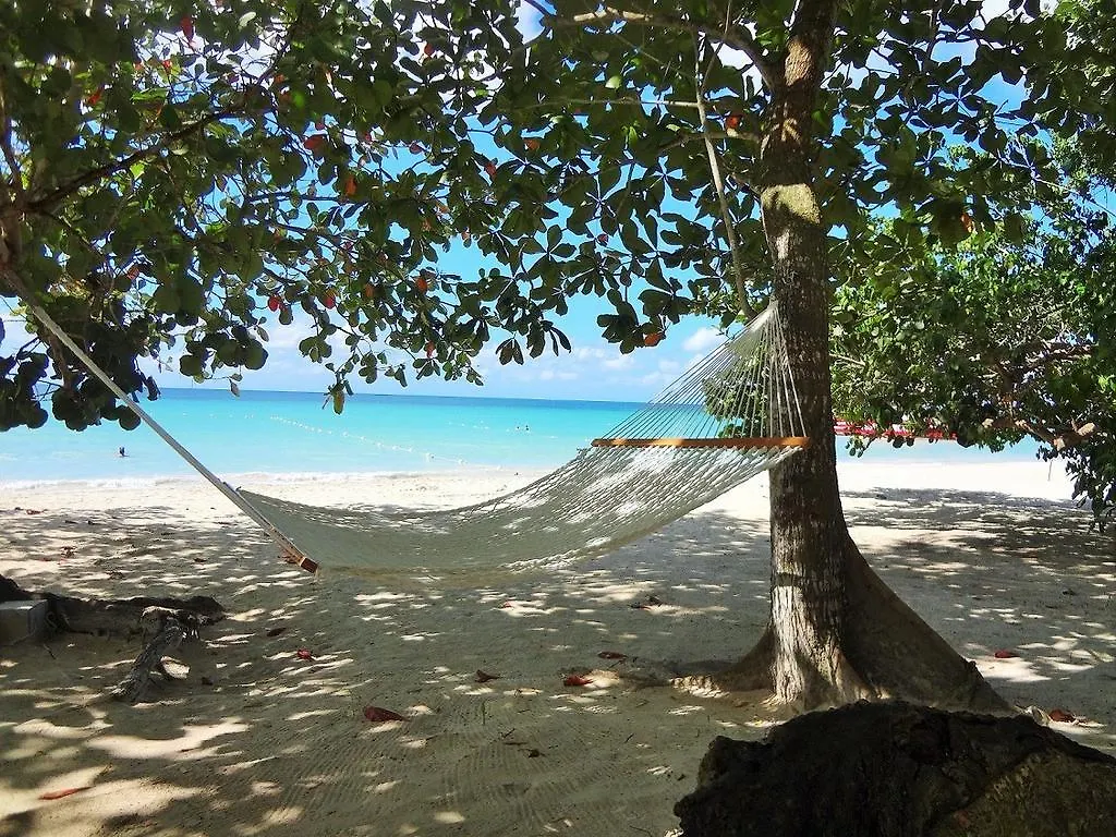 ***** Rezort Idle Awhile Villas Negril Jamajka